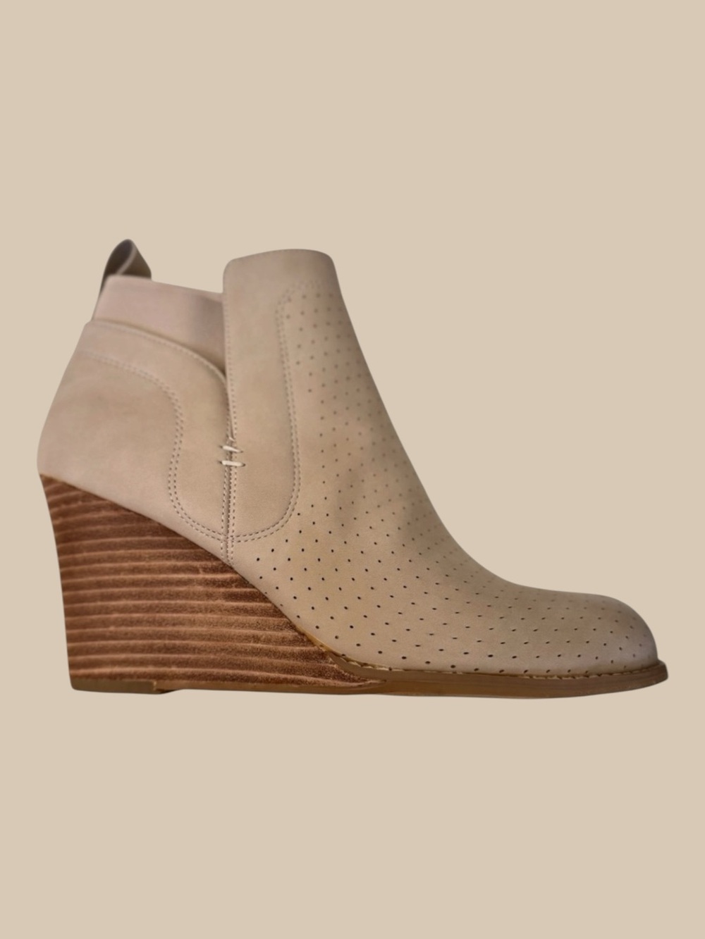 Dolce Vita Beige Gerdy Ankle Block Heel Booties Sizes 7 and 10 NWOB